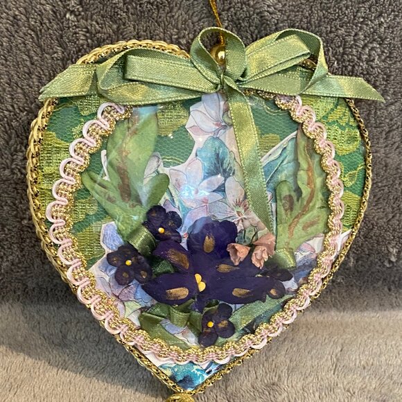 Wayne M. Kleski Vintage Wall Heart With Pressed Flowers Domed Tassel - Picture 9 of 9